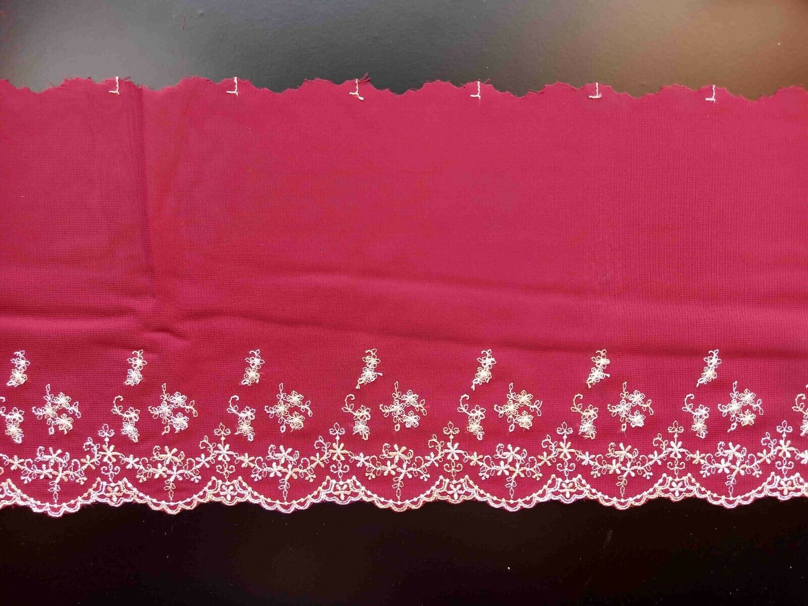 1lfM. Spitzenband Borte Bordüre Stickerei Georgette Stoff Rot Bordeaux Lace 19cm