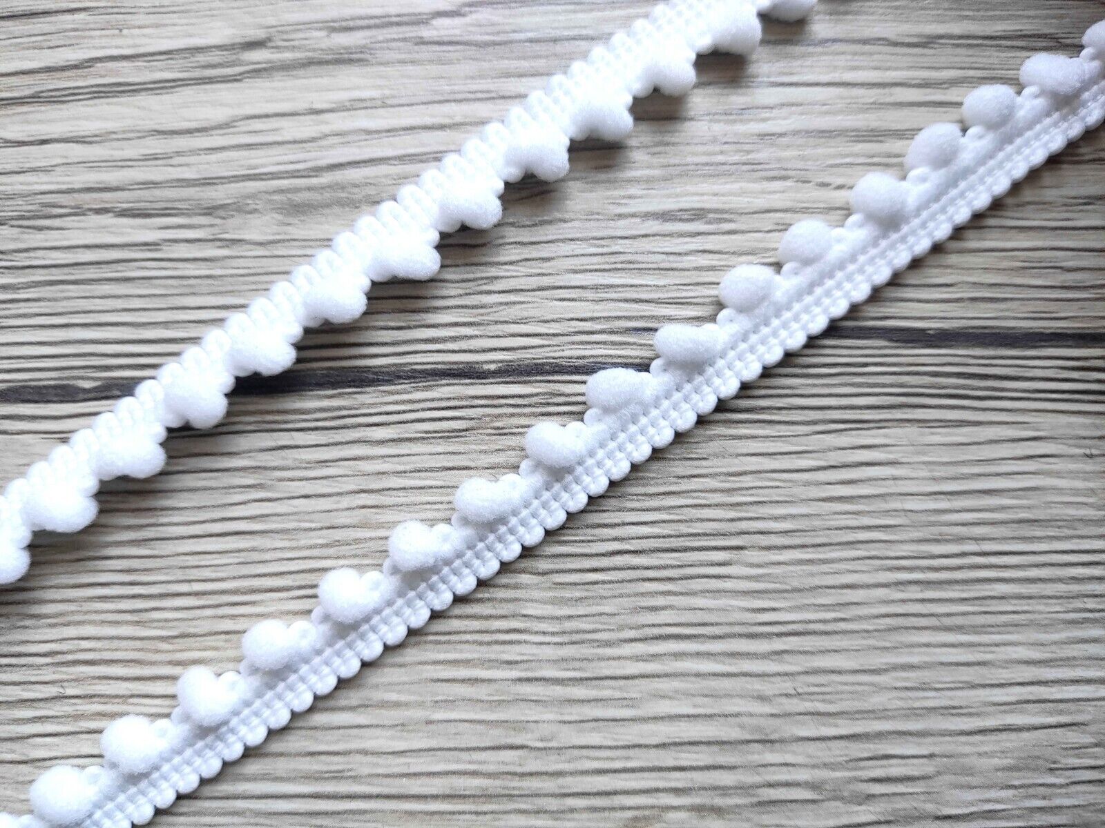 1 lfM. Pompon Borte Band Bordüre Meterware Stickerei Weiß 1CM