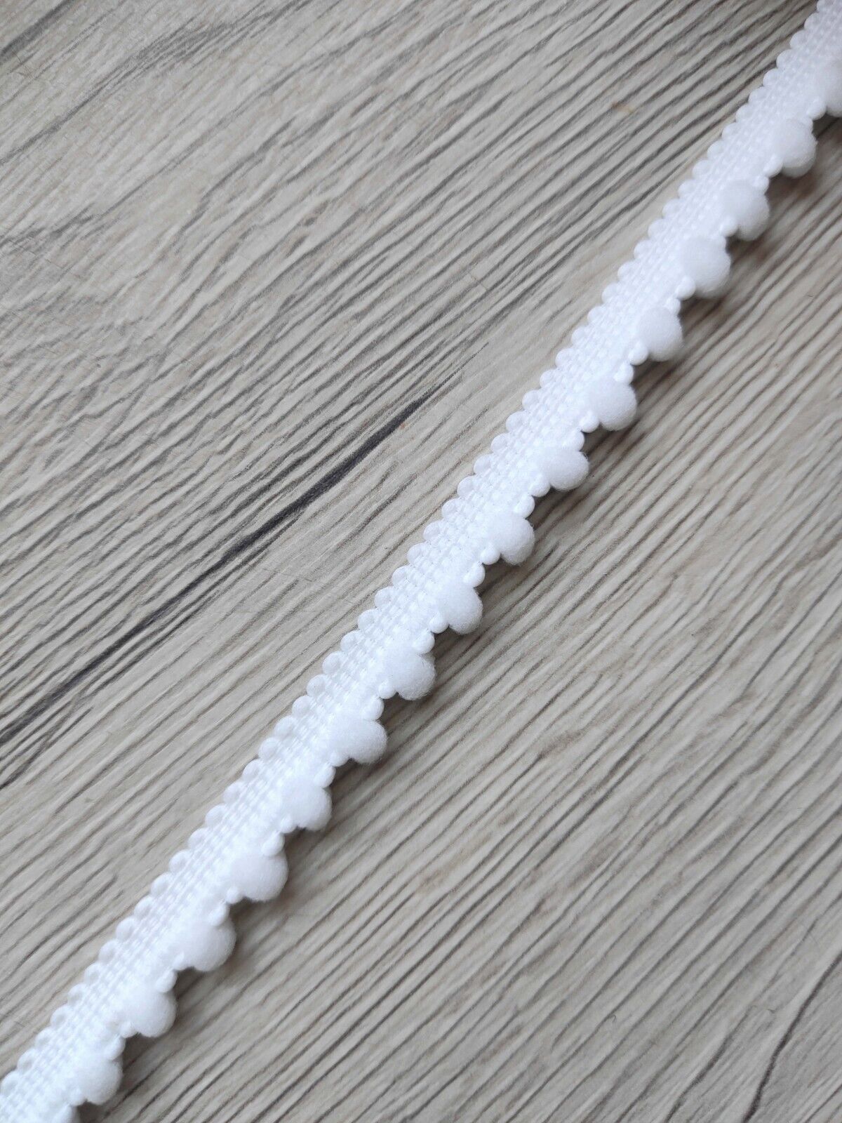 1 lfM. Pompon Borte Band Bordüre Meterware Stickerei Weiß 1CM