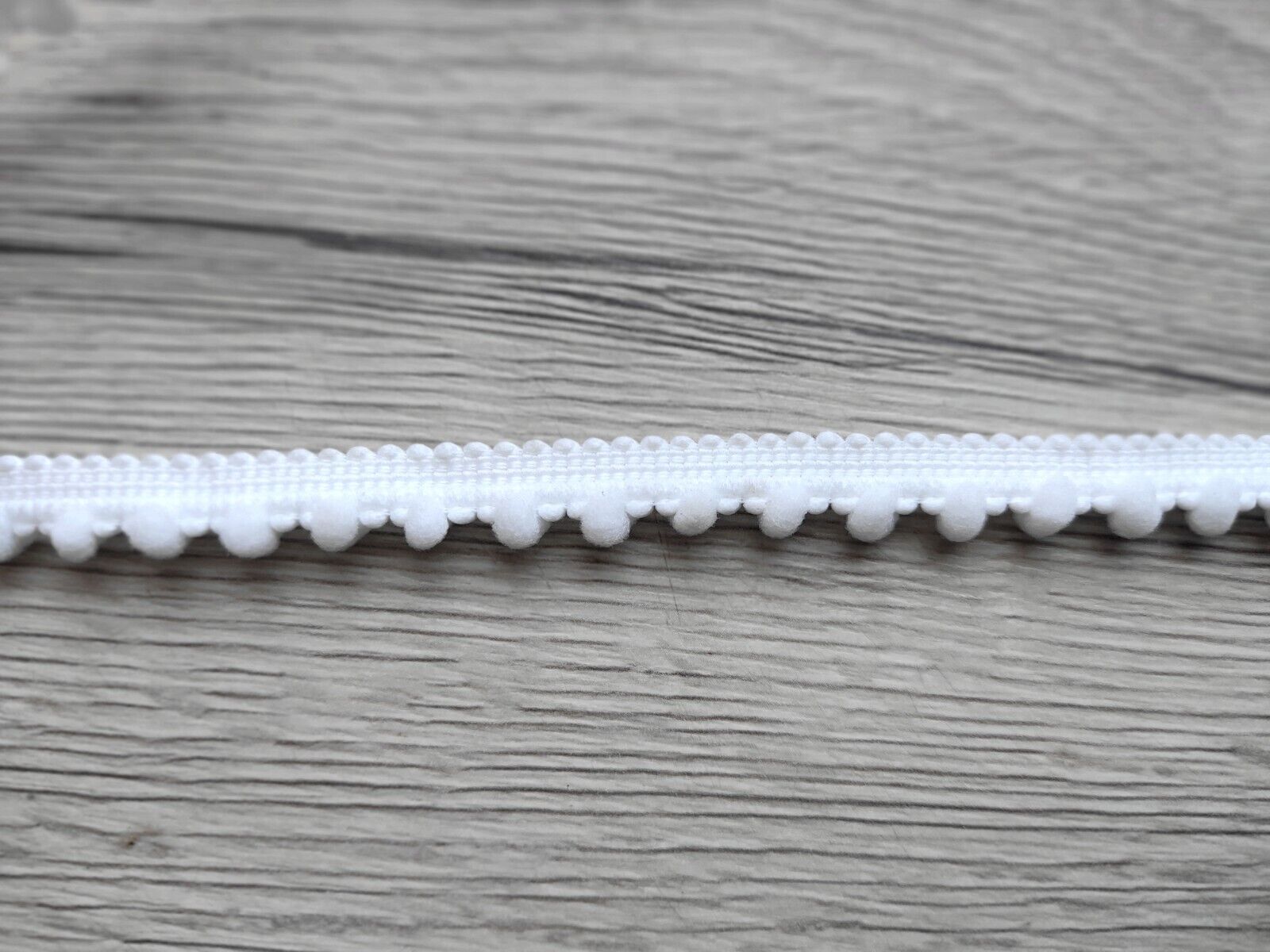 1 lfM. Pompon Borte Band Bordüre Meterware Stickerei Weiß 1CM