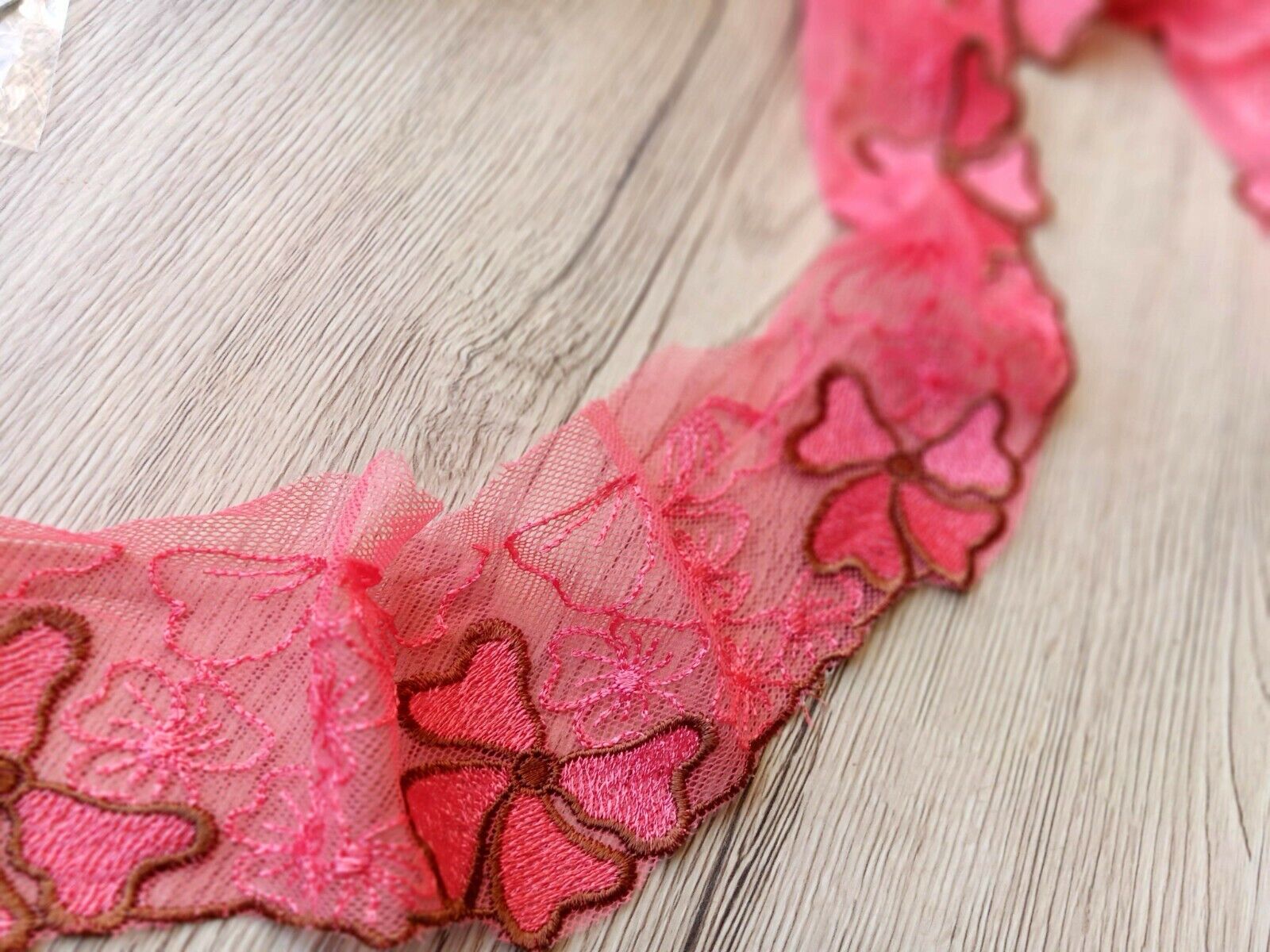 1 lfM. Spitzenborte Tüllspitze Band Bordüre Stickerei Rosa 7cm breit