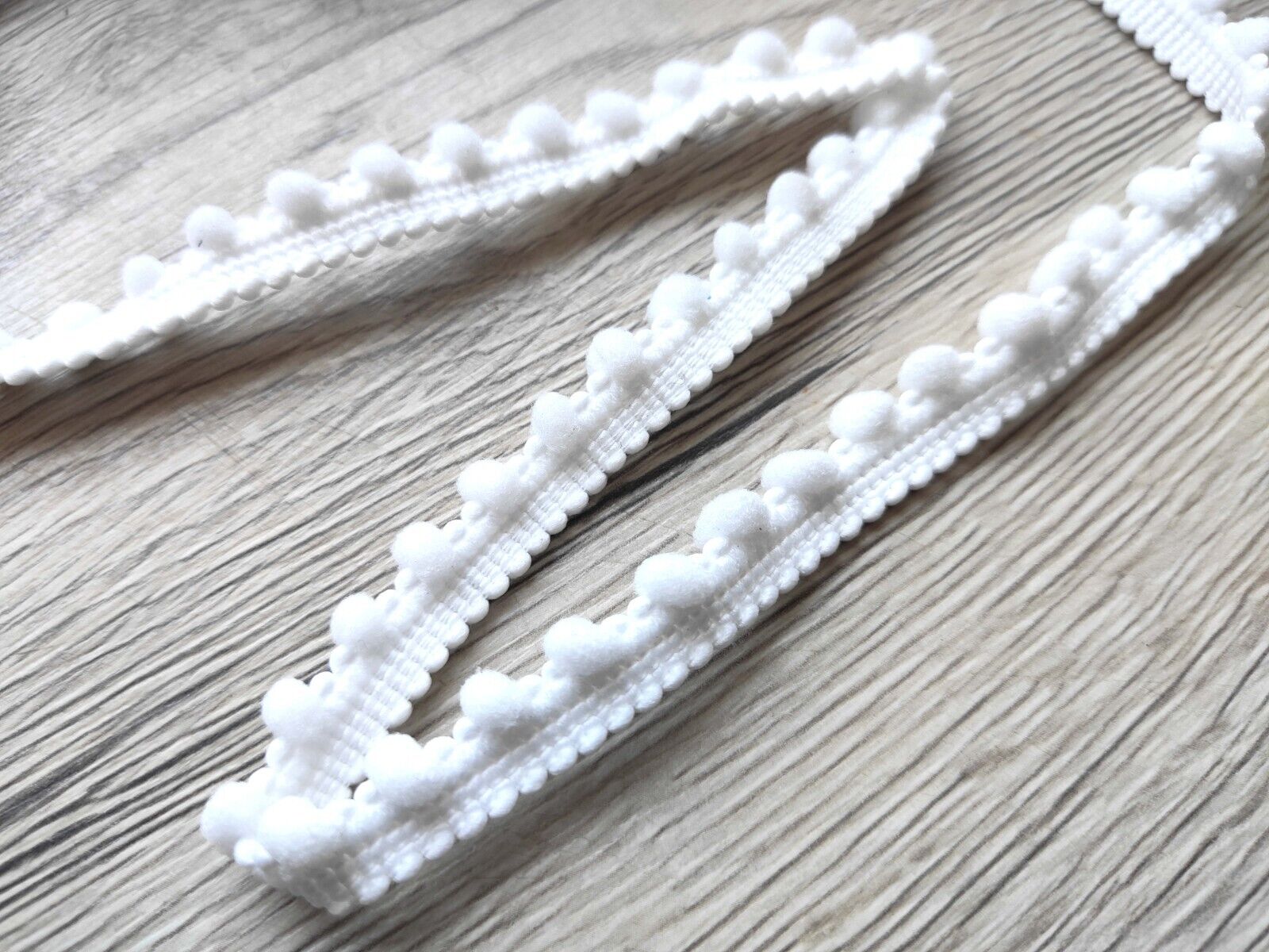 1 lfM. Pompon Borte Band Bordüre Meterware Stickerei Weiß 1CM